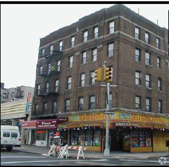 Building Photo - 1382 College Ave