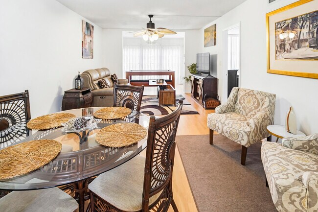 Foto del edificio - 6650 Royal Palm Blvd