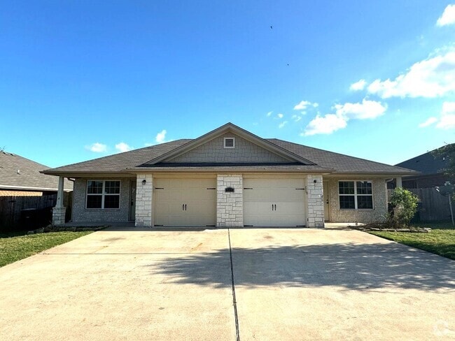 Building Photo - 523 Kacie Dr