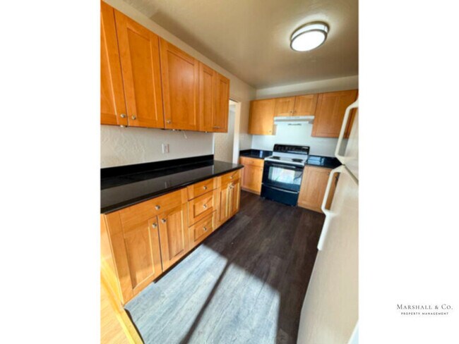 Foto del edificio - TIBURON! 2BR/2BA GROUND LEVEL UNIT WITH BE...