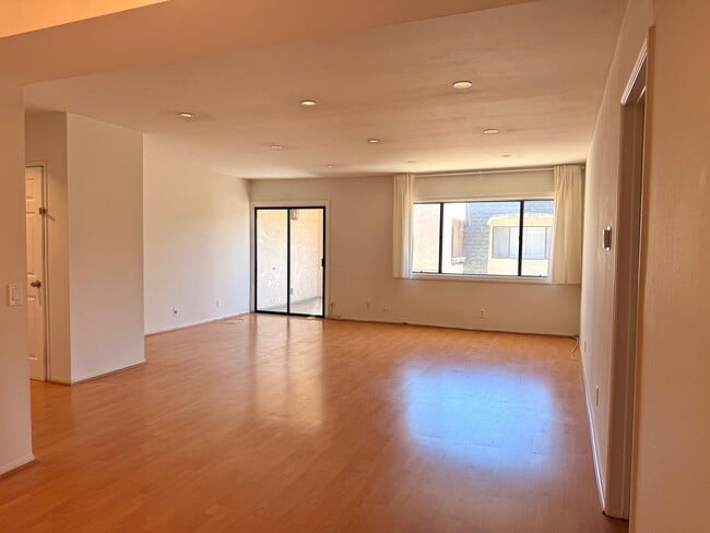 Building Photo - 4700 Natick Ave