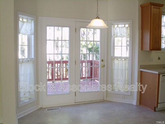 Building Photo - 3121 Gross Ave