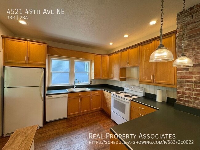 Building Photo - 4521 49th Ave NE