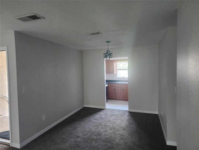 Building Photo - 7210 N Manhattan Ave