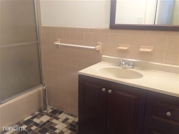 Fotografía del edificio - 6087 68th Ave