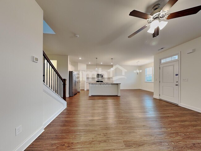 Building Photo - 2341 Cove Ct