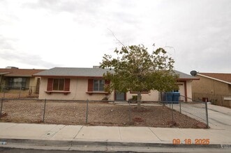 Building Photo - 3646 Longfellow St