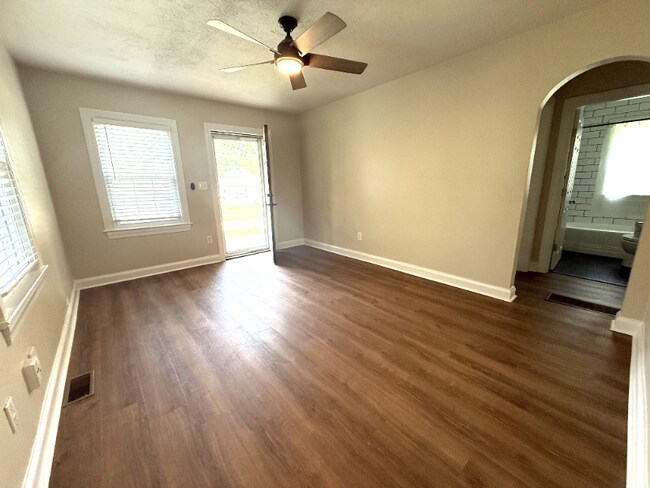 Foto del edificio - 11702 Kings Ln