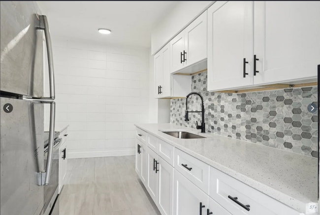 Photo - 1103 E South St House