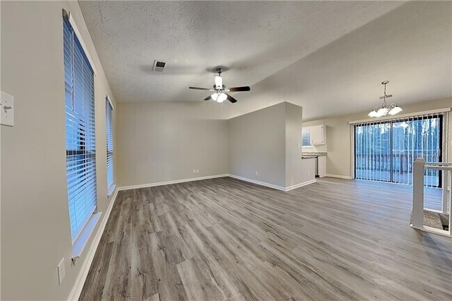 Foto del edificio - 3406 Deshong Dr SW