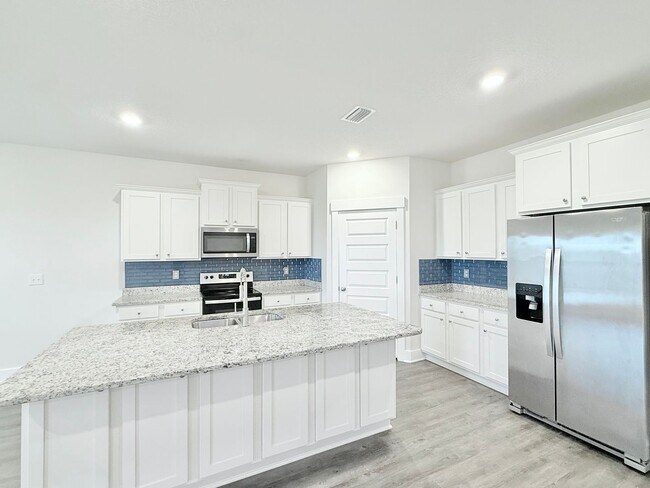 Foto del edificio - 4-Bedroom Craftsman-Style Home