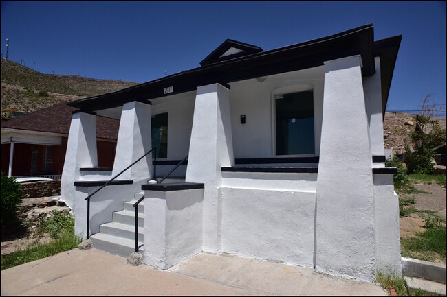 Foto del edificio - 2111 Portland Ave