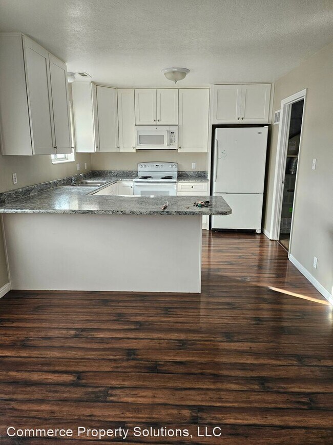 Foto del edificio - 3 br, 1.5 bath House - 1041 W 720 N