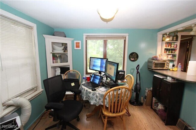 Foto del edificio - 1 br, 1 bath House - 101 Yale Ave