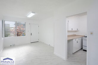 Building Photo - 1115 Hassinger St