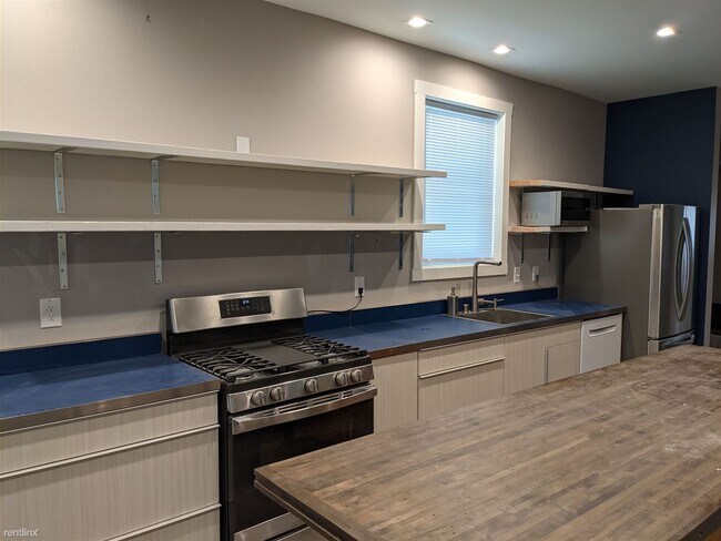 Foto del edificio - 2 br, 1 bath Duplex - 1503 F Street 1501 F St