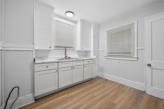 Building Photo - 16189 San Juan Dr