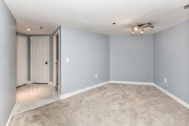 Photo - 1045 N Utah St Apartment