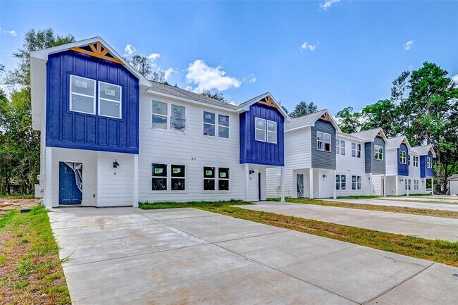 Building Photo - 807 Avenue J Pl