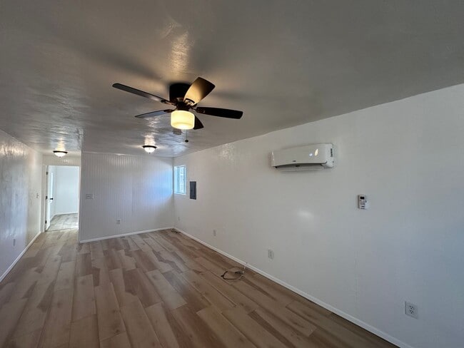 Building Photo - 1 Bedroom 1 Bathroom Mobile Home