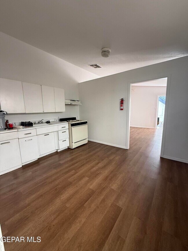 Foto del edificio - 1526 Yandell Dr