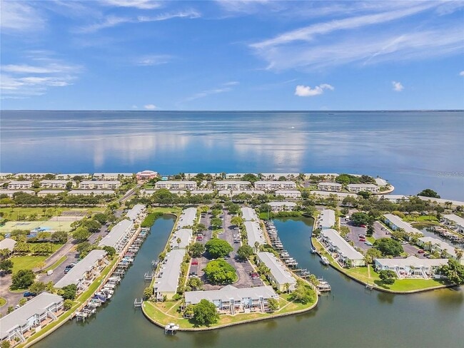 Photo - 4945 Coquina Key Dr SE (Saint Petersburg, FL) Apartment
