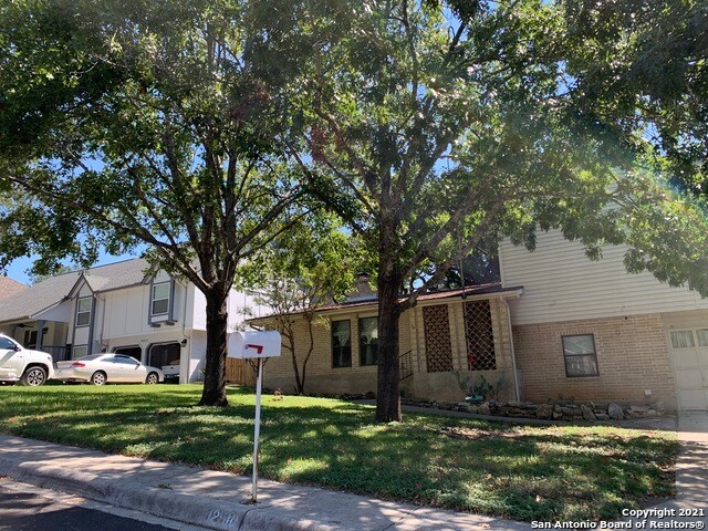 Primary Photo - 12510 Chateau Forest Ln