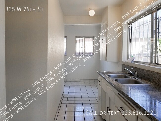 Building Photo - Stand alone large 1bd/1ba unit with little...