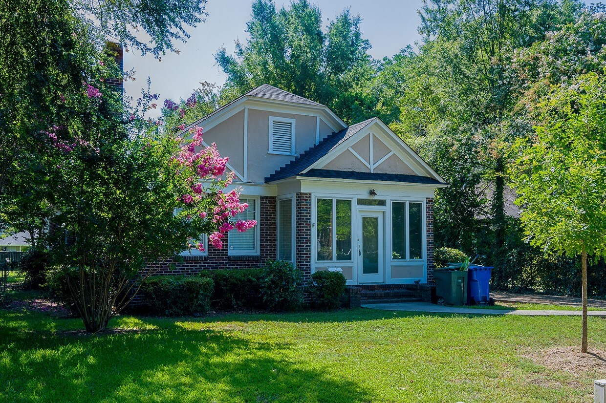 Exterior - 2122 Marion St