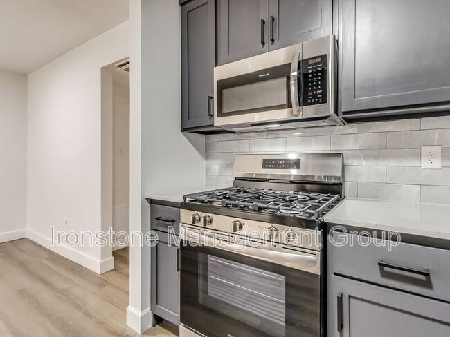 Foto del edificio - 4505 E 31st St