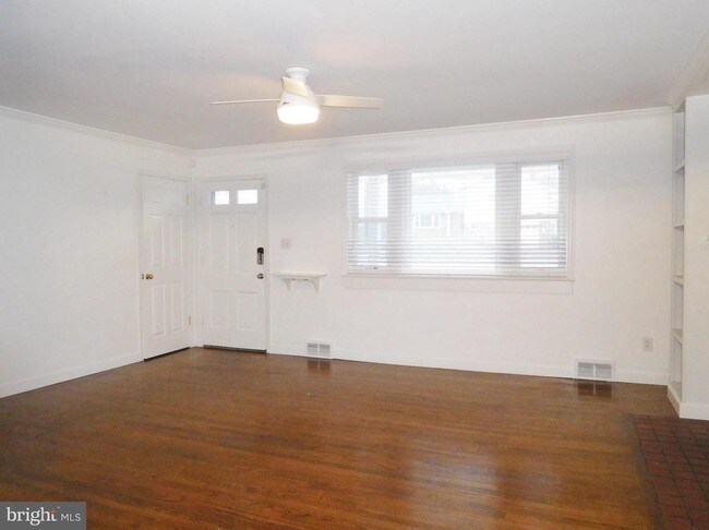 Building Photo - 5222 Ferndale St