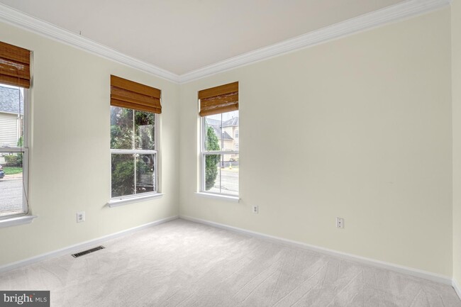 Foto del edificio - 9499 Bankhead Dr