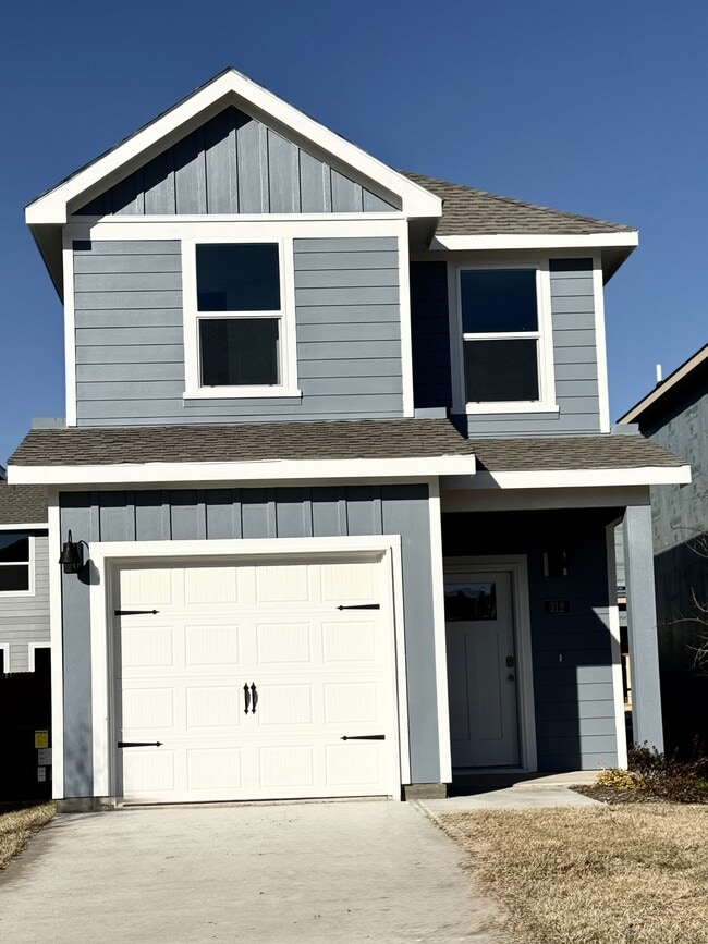 Building Photo - 312 Arbor Dr