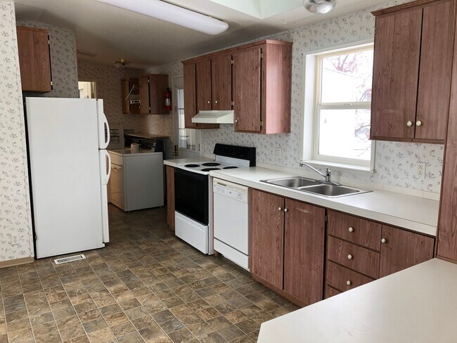 Foto del edificio - 255 NW Golden Hills Dr