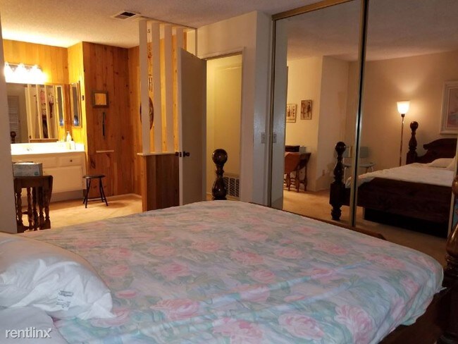 Foto del edificio - 406 Heatherglen Ln