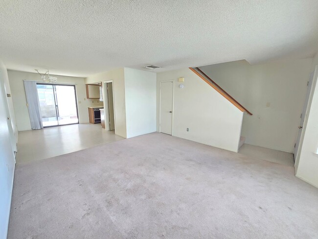 Building Photo - 629 W Perdew Ave
