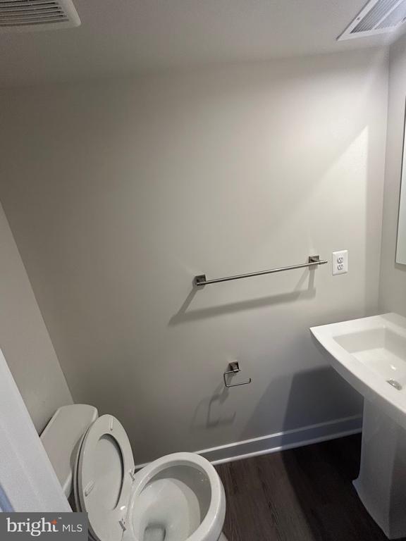 Foto del edificio - 9511 Broad Oaks Ln
