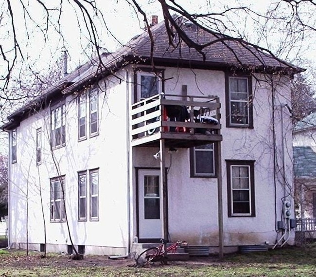 Building Photo - 24th-2309