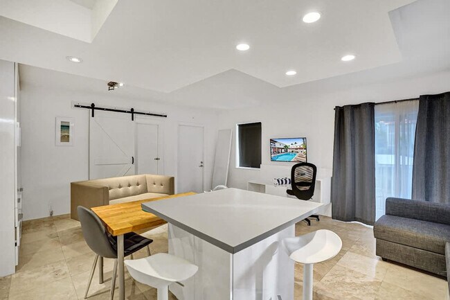 Foto del edificio - 3215 NE 7th St