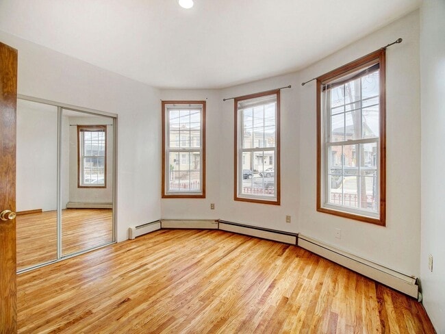 Building Photo - 921 Paterson Plank Rd