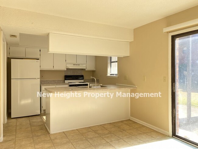 Building Photo - 557 TRAVELERS BLVD 0733