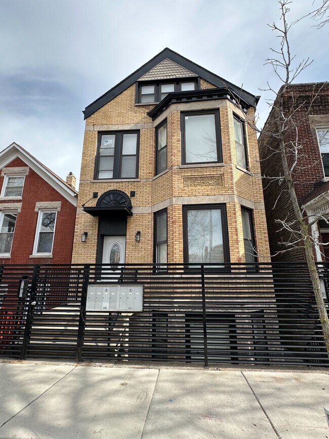 Foto del edificio - 3527 S Damen Ave