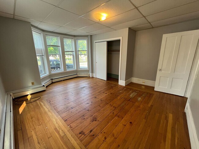 Building Photo - 145 Pine St