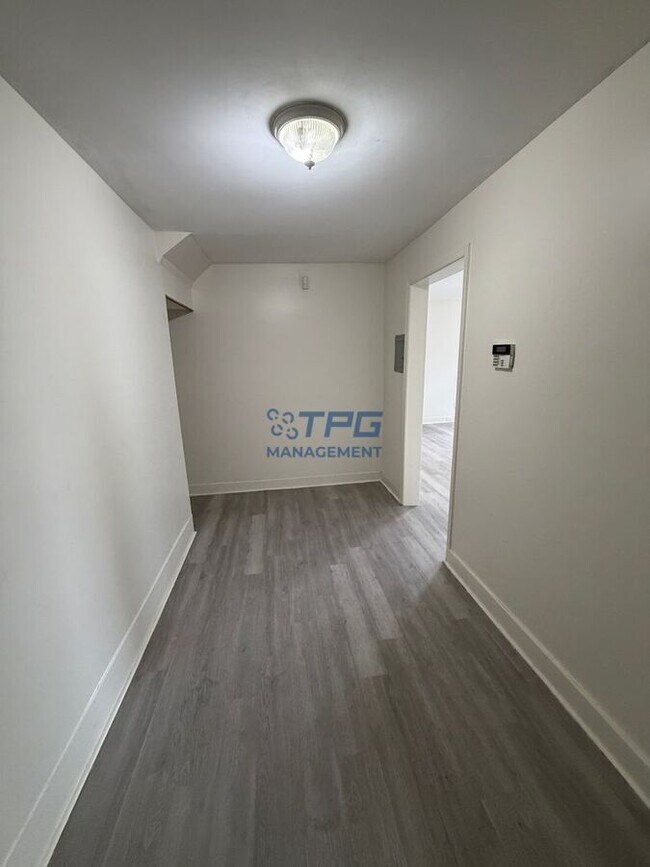 Foto del edificio - 130 Milford Ave