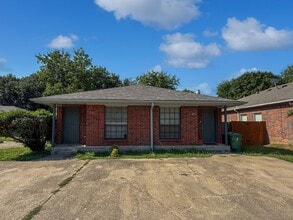 Building Photo - 832 Mirabell Ct