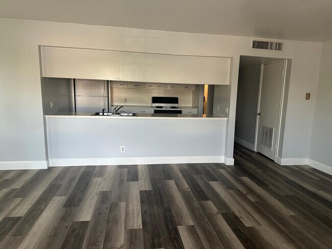 Building Photo - 800 Travis St