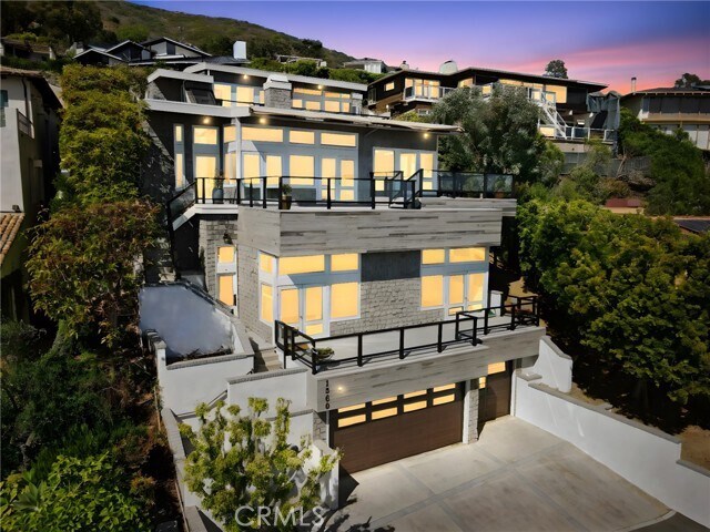 Building Photo - 1560 Sunset Ridge Dr