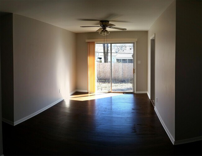Building Photo - 5525 W 97th St