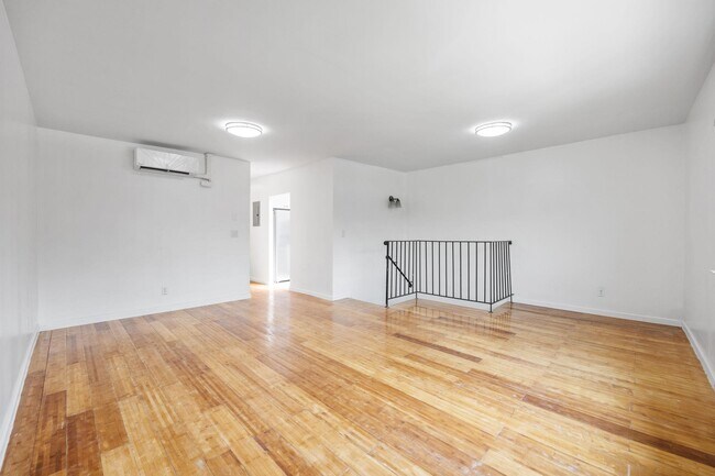 Foto del edificio - 657 Evergreen Ave