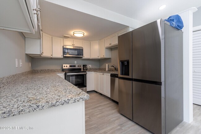 Foto del edificio - 3371 Thalia Rd
